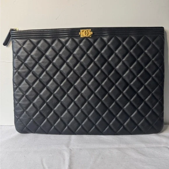 Chanel Boy O-Case clutch bag - Picture 1 of 8